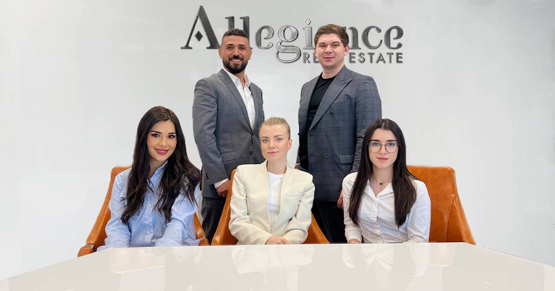 خبراء في دبي